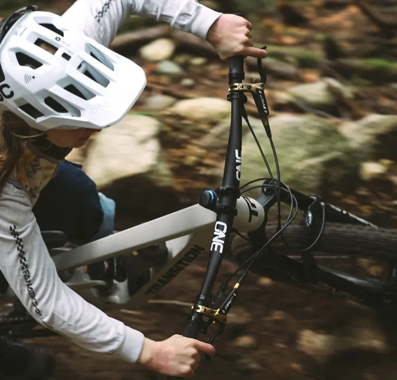 OneUp V2 Carbon MTB Handlebar 35mm x 760mm-2