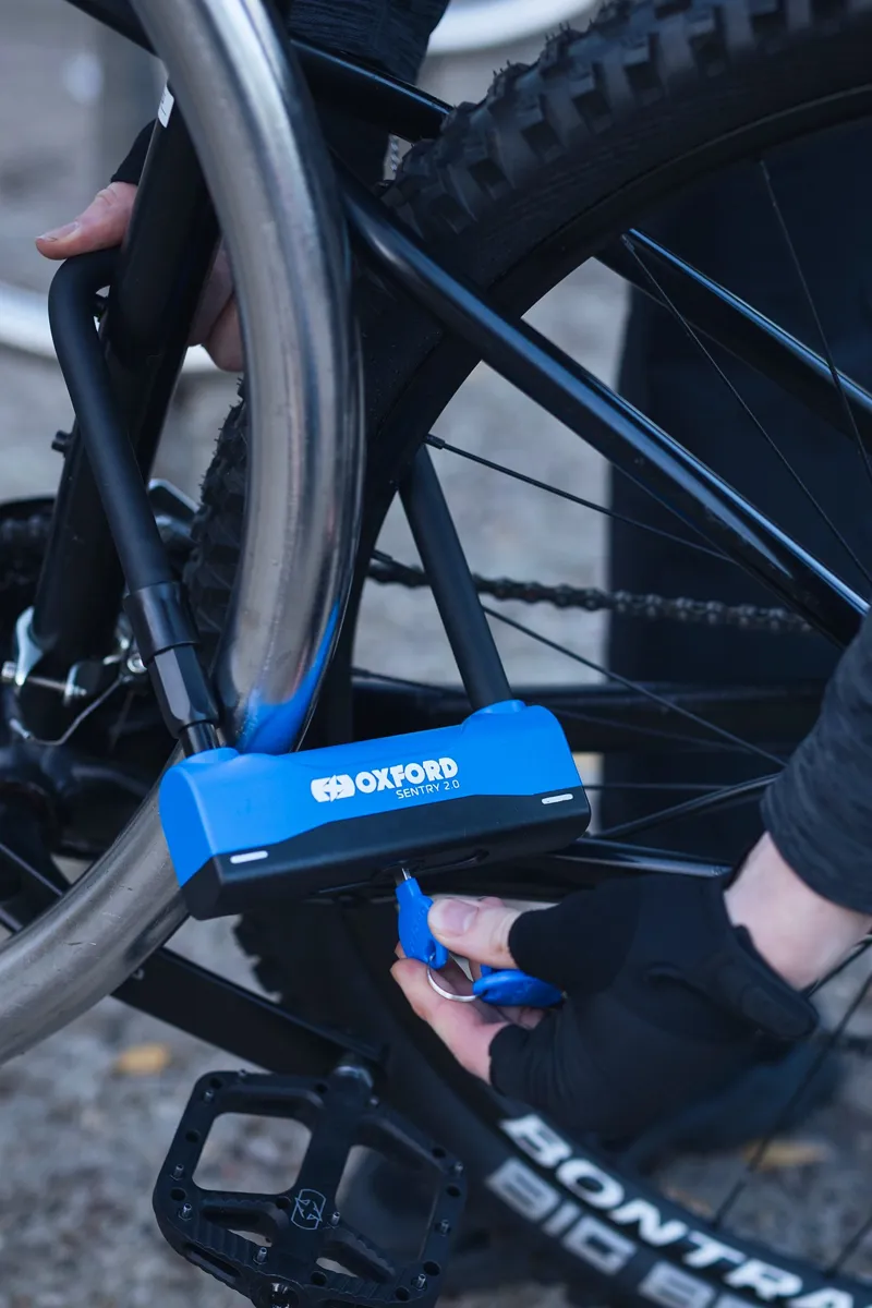 Oxford Sentry 2.0 U-Lock Long 320 x 108mm Bicycle Lock-6