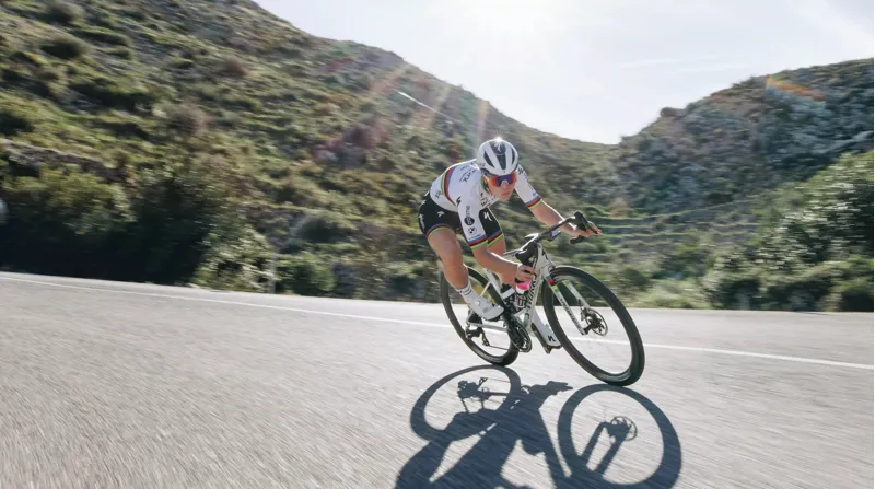 Roval Rapide CL III 700c Road Bike Rear Wheel - Satin Carbon/Black-6