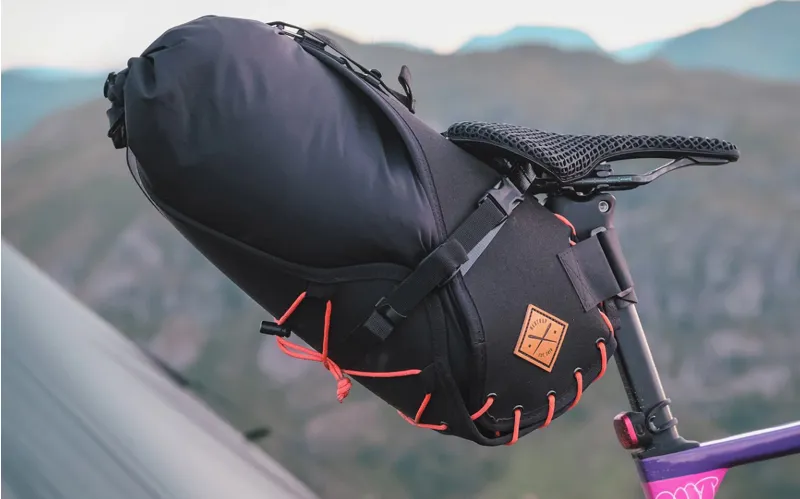 Restrap Saddle Bag 14L - Black/Orange
