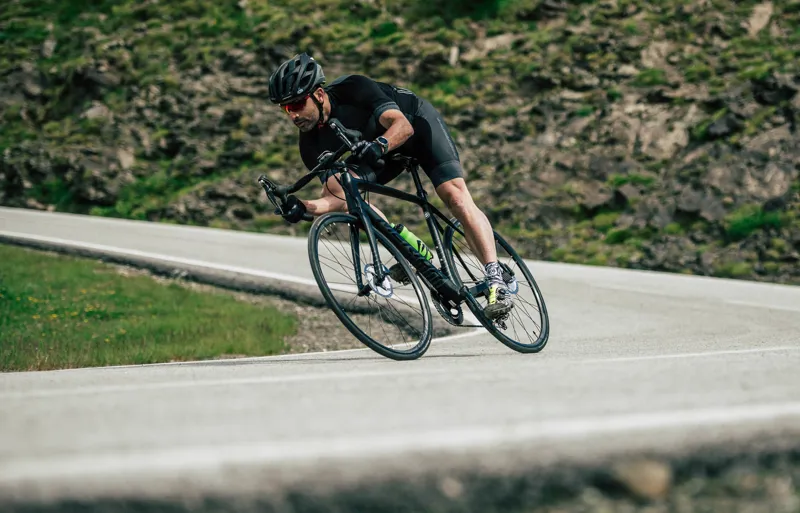 2025 Merida Scultura 9000 Road Bike - Red/Dark Red/Black-2