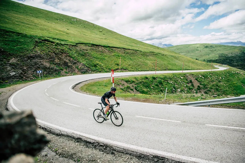 2025 Merida Scultura 8000 Road Bike - White/Red-1