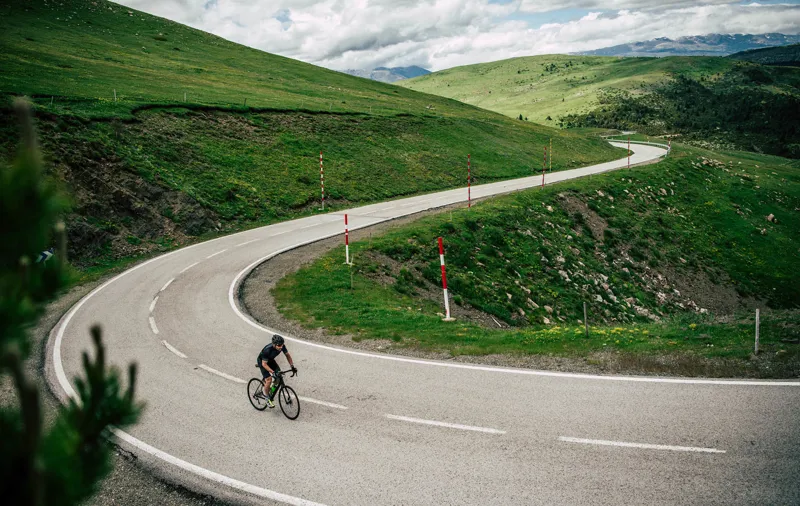 2025 Merida Scultura 6000 Road Bike - Metallic Black/Grey-1