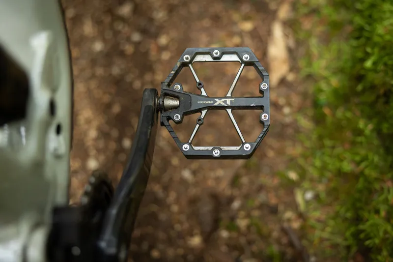 Shimano Deore XT PD-M8240 MTB Flat Pedals Pair - Black-9
