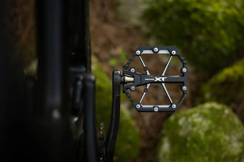 Shimano Deore XT PD-M8240 MTB Flat Pedals Pair - Black-6
