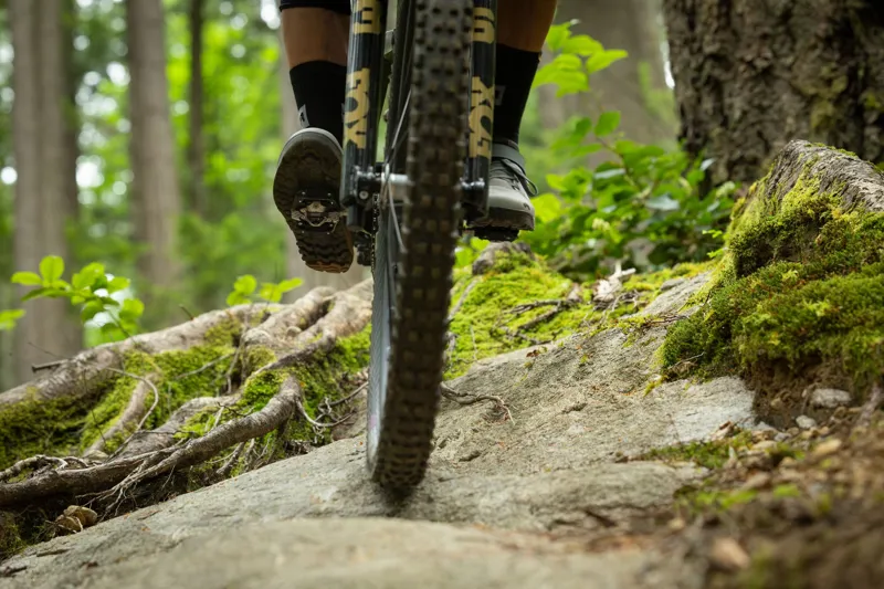 Shimano XTR PD-M9220 Trail Wide Platform Pedals - Grey/Black-10