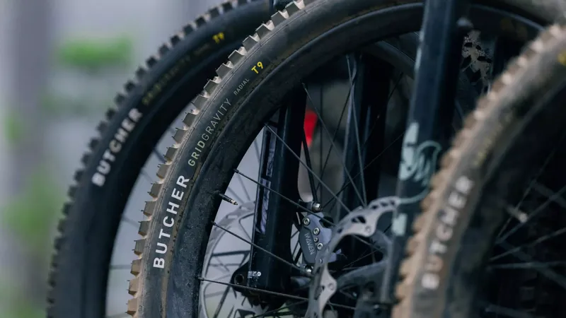 Specialized Butcher Grid Gravity Radial T9 27.5/650b x 2.4 TLR Tyre-2