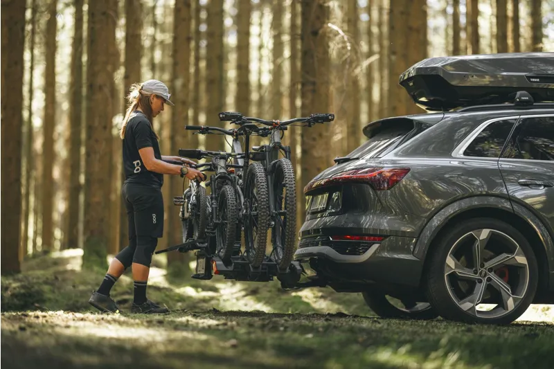 Thule 945 EasyFold 3 3-Bike AcuTight 13-Pin Car Rack - Black/Silver-4