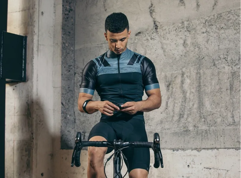 Wahoo Tickr Fit Heart Rate Armband-3