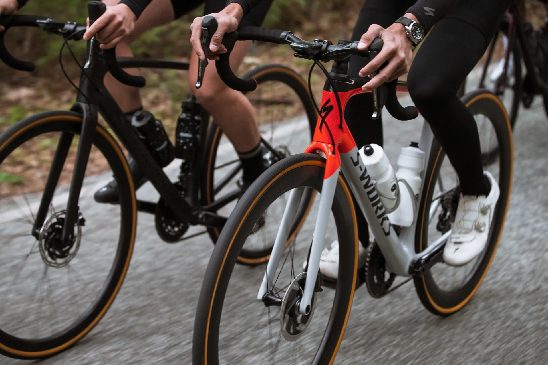 2022 Specialized Roubaix Comp SRAM Rival eTap AXS Road Bike Carbon