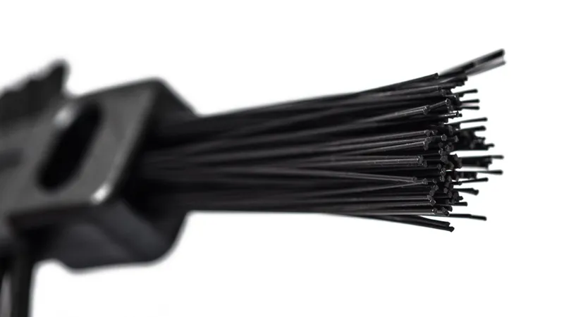 Muc-Off Claw Brush-1