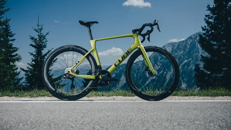 2025 Cube Agree C:62 Race Road Bike - Flash Lime/Black-1