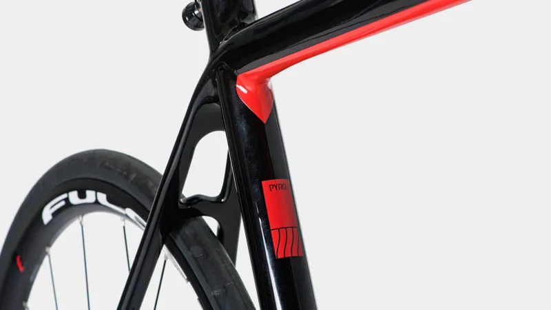 2016 Orro Pyro Disc 105 Groupset Carbon Road Bike in Black/Red-1