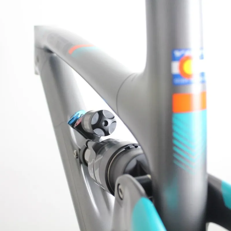 InvisiFRAME for Yeti SB6C V2 Carbon Kit - Medium - Matte-3